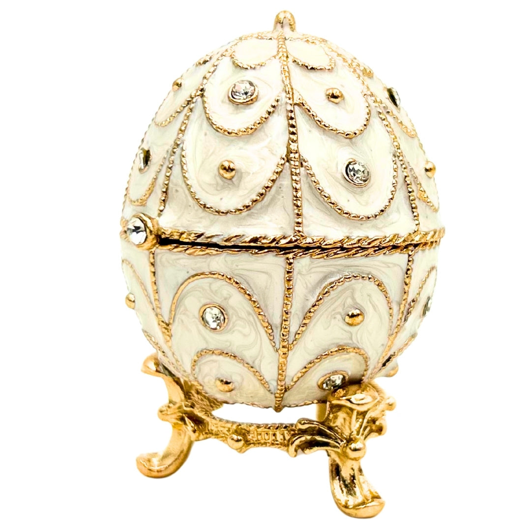 Exkluzívna kovová šperkovnica vajce Fabergé s kryštálikmi v bielo-zlatej farbe s možnosťou personalizácie gravírovaním