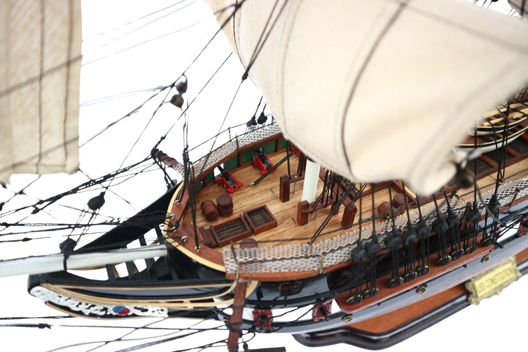 Exkluzívny veľký model plachetnice USS Constitution 100cm s možnosťou personalizácie gravírovaním