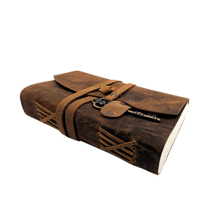 Kožený zápisník Retro s kľúčikom a remienkom 200 strán 18 x 13 cm