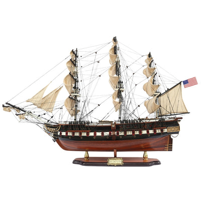 Exkluzívny veľký model plachetnice USS Constitution 100cm s možnosťou personalizácie gravírovaním