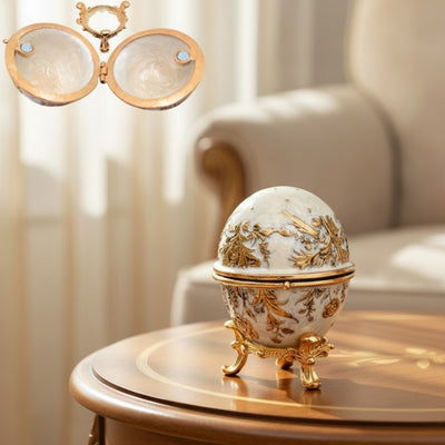 Exkluzívna kovová šperkovnica vajce Fabergé s kryštálikmi v bielo-zlatej farbe s možnosťou personalizácie gravírovaním