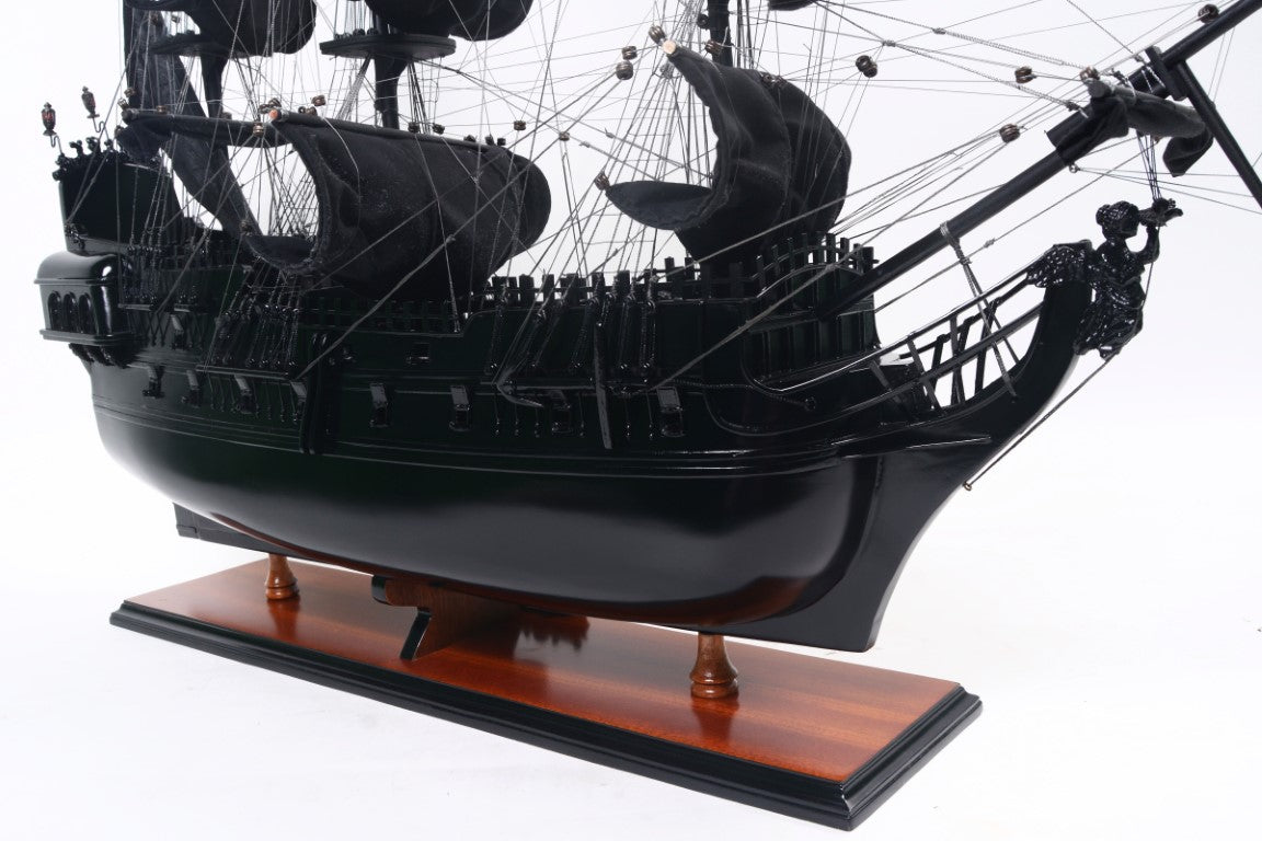 Model pirátskej lode Čierna perla BP80R s možnosťou personalizácie gravírovaním, dĺžka 89 cm, exkluzívny darček na každú príležitosť, umelecké remeslo, drevený podstavec