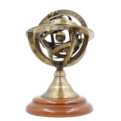 Mosadzné astrolábium 14cm s gravírovaním - jedinečný darček pre milovníkov astronómie, elegantná dekorácia z mosadze a dreva v zlatej farbe
