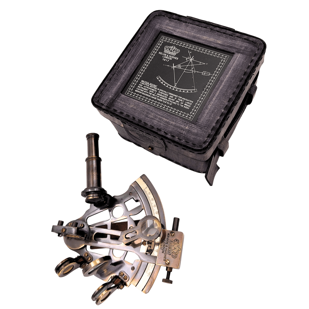 Mosadzný sextant s personalizovaným gravírovaním v koženom puzdre