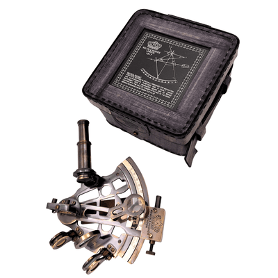Mosadzný sextant s personalizovaným gravírovaním v koženom puzdre