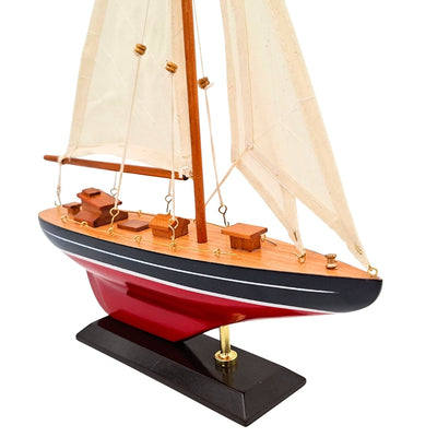 Elegantný drevený model plachetnice 30 cm s personalizáciou gravírovaním
