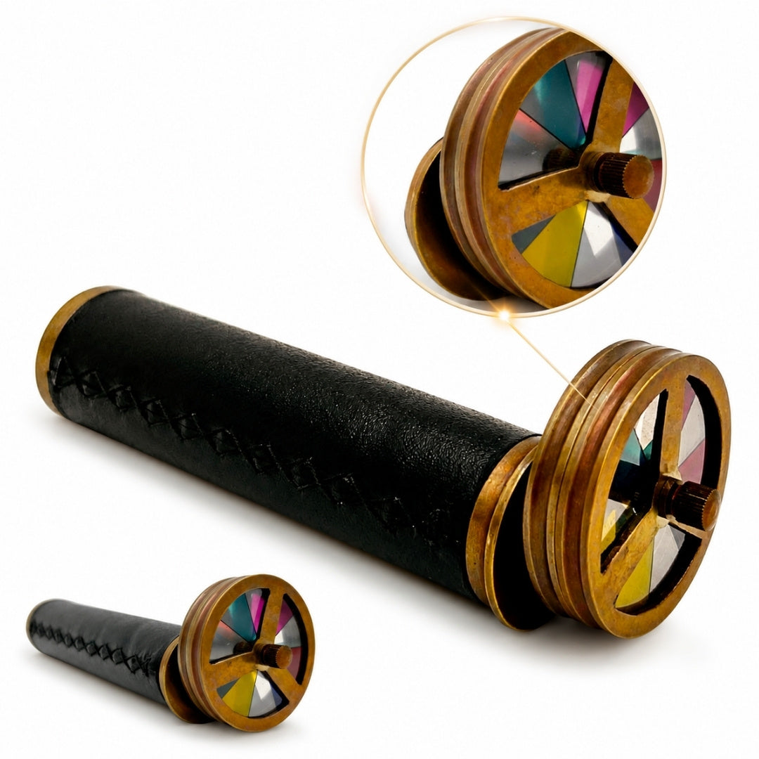 Retro kaleidoskop z mosadze a kože s možnosťou personalizácie gravírovaním - elegantný darček s výškou 18 cm a priemerom 5,5 cm