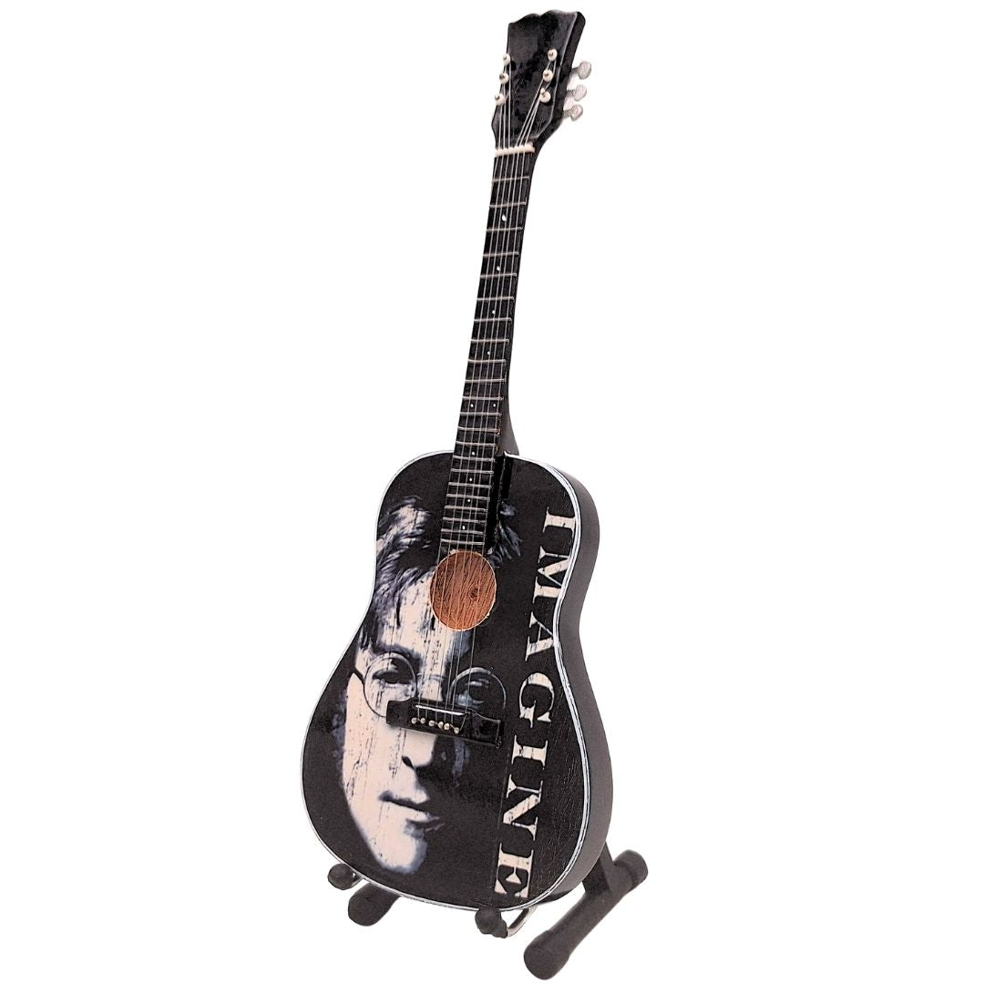 Mini dekoratívna gitara Johna Lennona The Beatles 24 cm s personalizovaným gravírovaním
