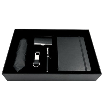 Elegantná darčeková súprava Classico s personalizáciou - kožený zápisník A5, dáždnik, pero, vizitkár a prívesok na kľúče v estetickej darčekovej krabičke