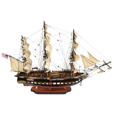 Exkluzívny veľký model plachetnice USS Constitution 100cm s možnosťou personalizácie gravírovaním