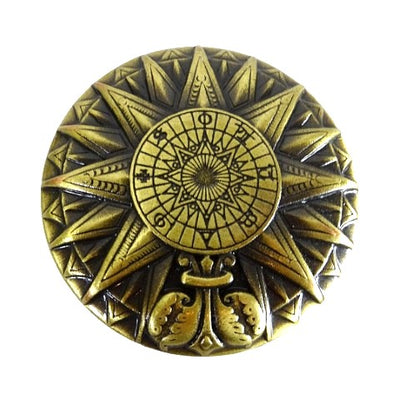 Mosadzný renesančný solárny kompas s gravírovaním - elegantný vintage darček s výškou 4,5 cm a priemerom 8,5 cm