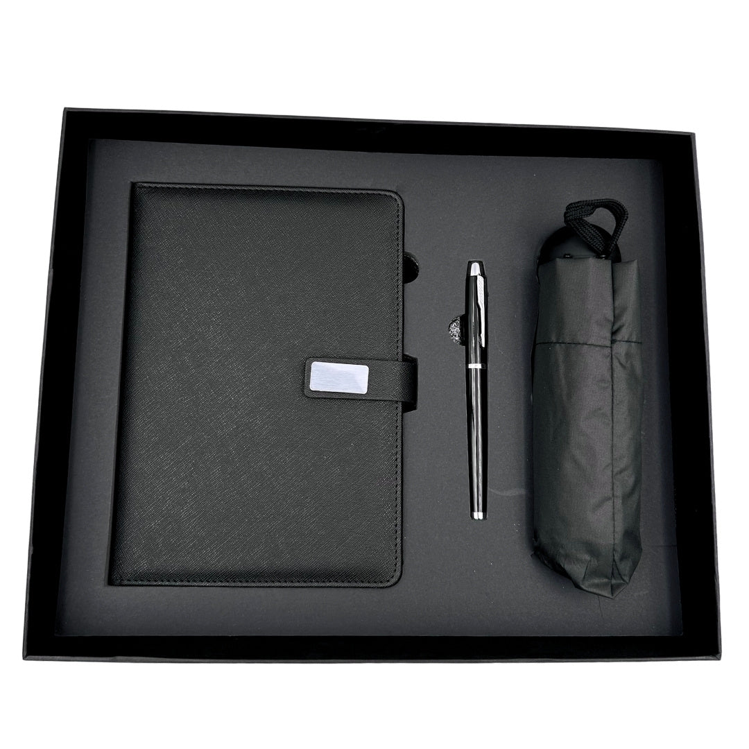 Elegantná darčeková súprava s personalizáciou - kožený zápisník A5, pero a čierny dáždnik v darčekovej krabičke