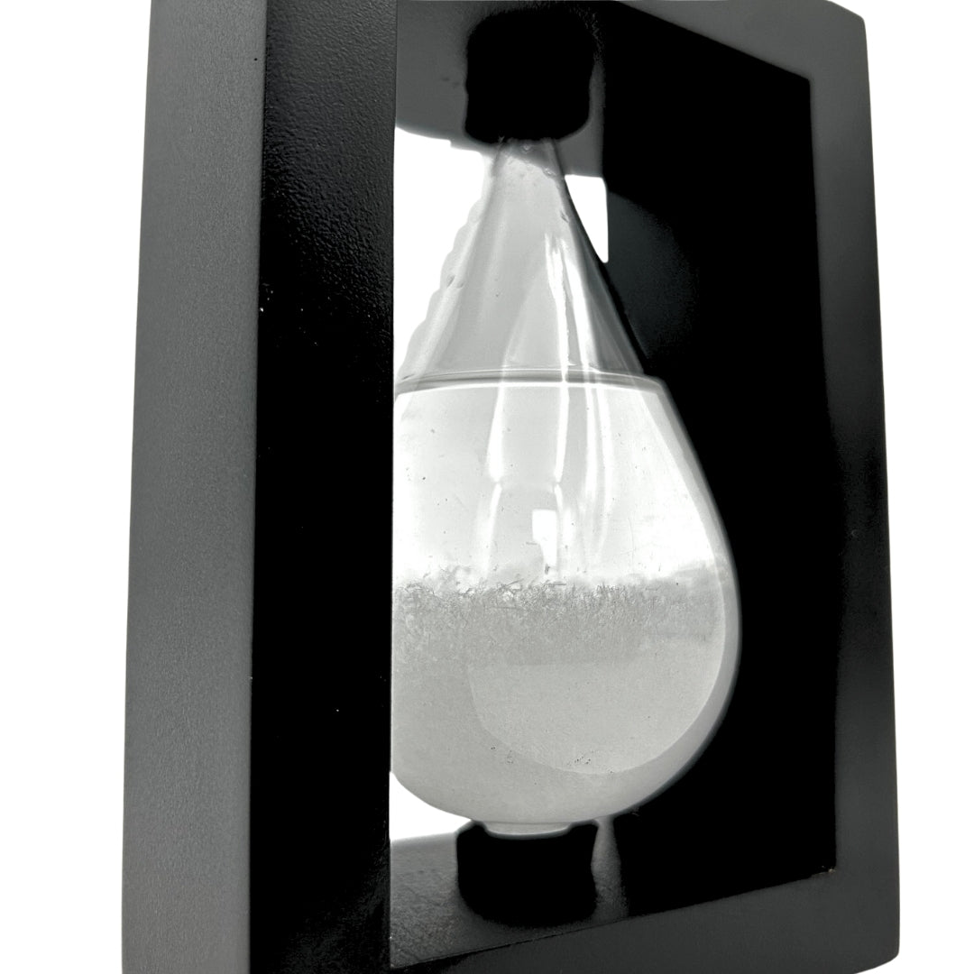 Búrkový barometer Fitzroya v drevenom ráme – kvapka Storm Glass s možnosťou personalizácie gravírovaním – ideálny darček na každú príležitosť – elegantná meteorologická stanica v modernom štýle s kryštálmi reagujúcimi na zmeny počasia