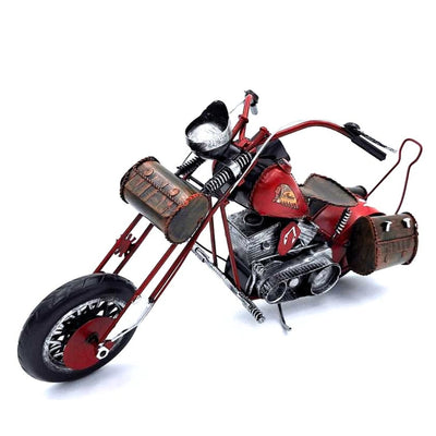 Veľký kovový model klasického motocykla chopper v červenej farbe s možnosťou personalizácie gravírovaním