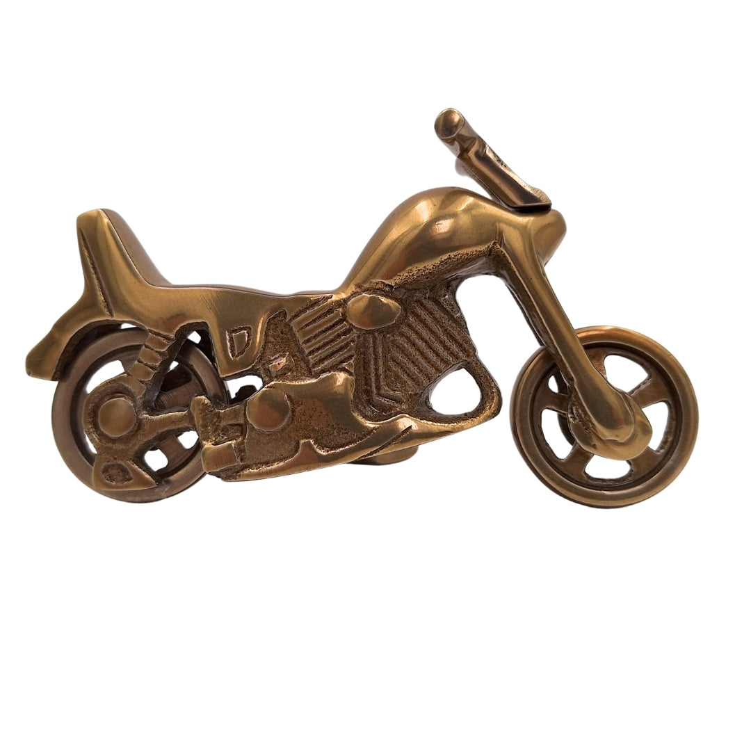 Kovový model motocykla N-2960 z hliníka v antickej mosadzi – personalizované gravírovanie na darček, rozmery 17,5 x 10 cm