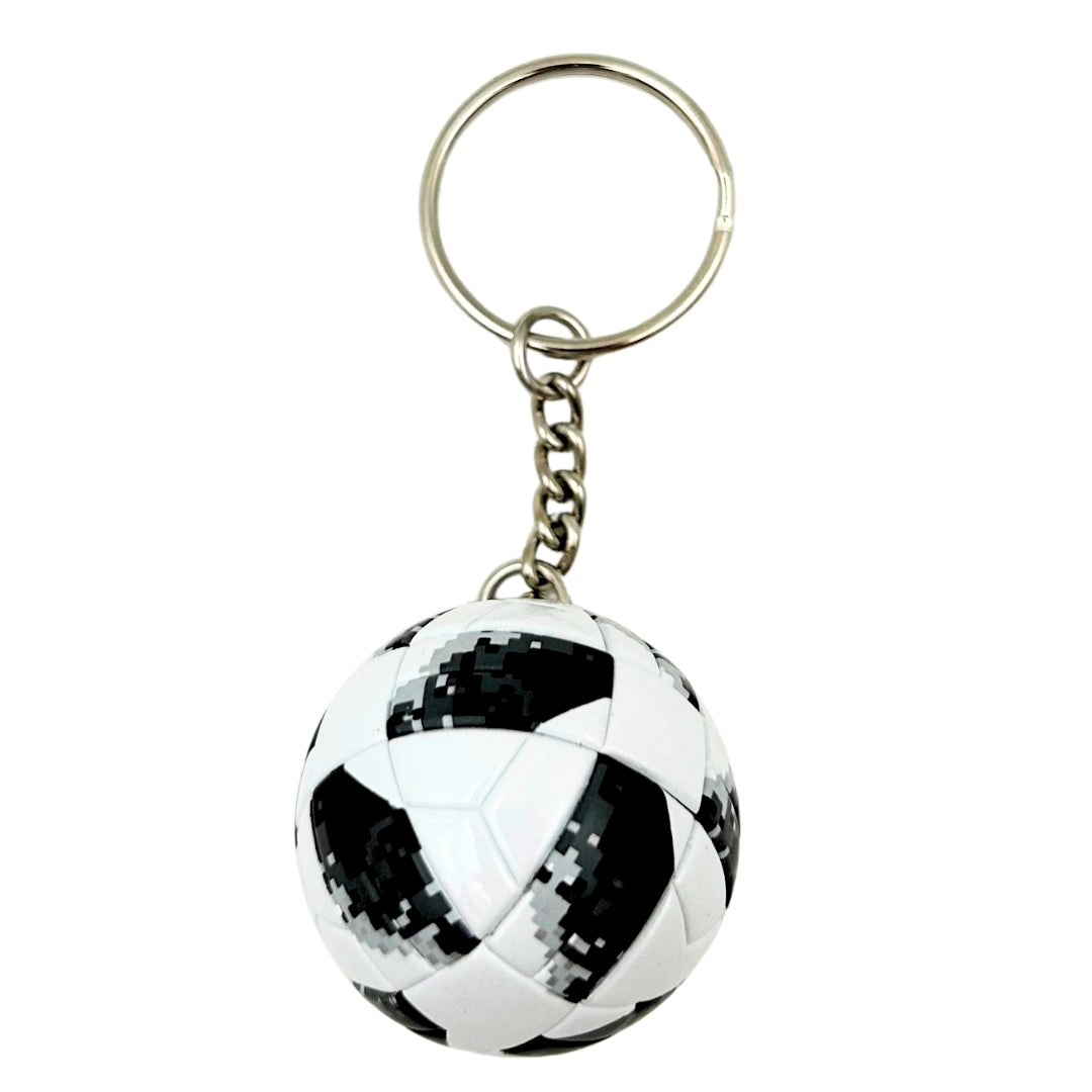 Športový prívesok na kľúče futbalová lopta s personalizovaným gravírovaním