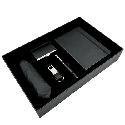 Elegantná darčeková súprava Classico s personalizáciou - kožený zápisník A5, dáždnik, pero, vizitkár a prívesok na kľúče v estetickej darčekovej krabičke