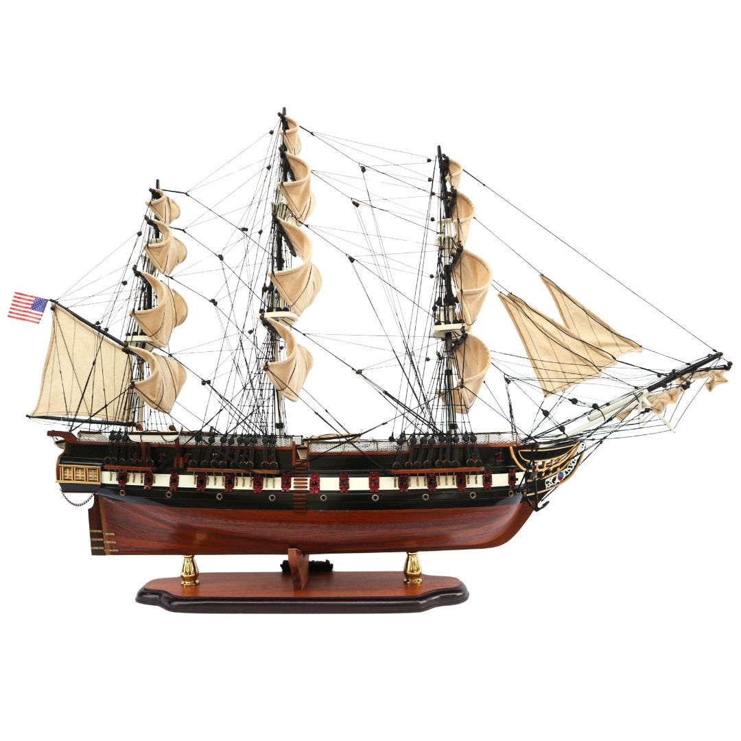 Exkluzívny veľký model plachetnice USS Constitution 100cm s možnosťou personalizácie gravírovaním