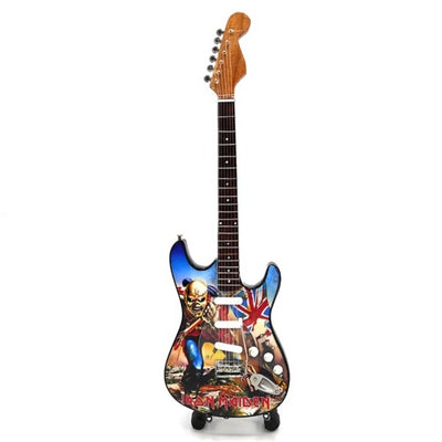 Mini dekoratívna gitara Iron Maiden „The Trooper“ z mahagónu – ručne vyrobená ozdoba pre fanúšikov hudby