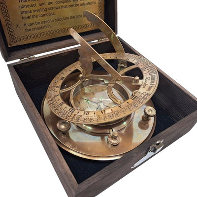 Mosadzný kompas 20 cm so slnečnými hodinami v drevenej krabičke s možnosťou personalizácie gravírovania