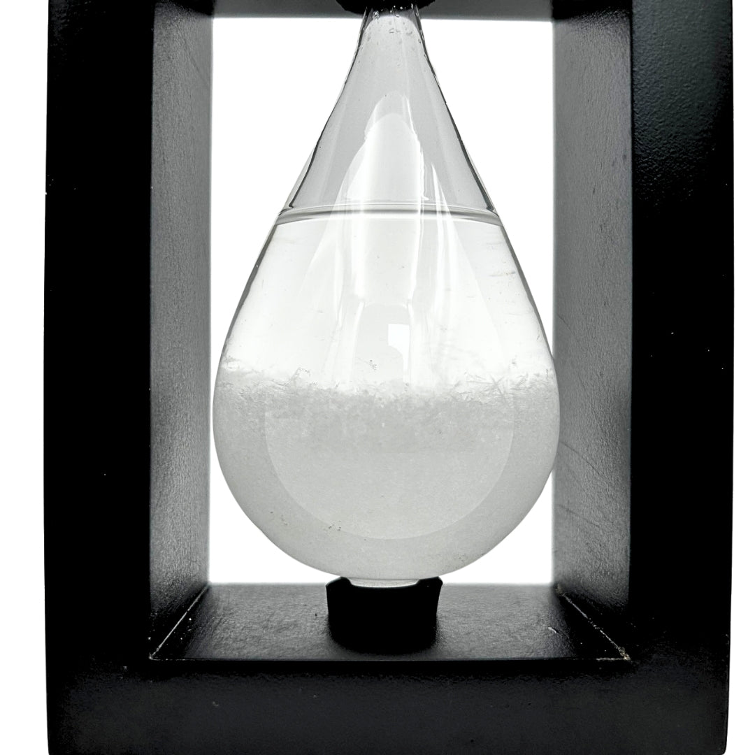 Búrkový barometer Fitzroya v drevenom ráme – kvapka Storm Glass s možnosťou personalizácie gravírovaním – ideálny darček na každú príležitosť – elegantná meteorologická stanica v modernom štýle s kryštálmi reagujúcimi na zmeny počasia