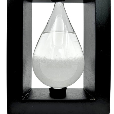 Búrkový barometer Fitzroya v drevenom ráme – kvapka Storm Glass s možnosťou personalizácie gravírovaním – ideálny darček na každú príležitosť – elegantná meteorologická stanica v modernom štýle s kryštálmi reagujúcimi na zmeny počasia