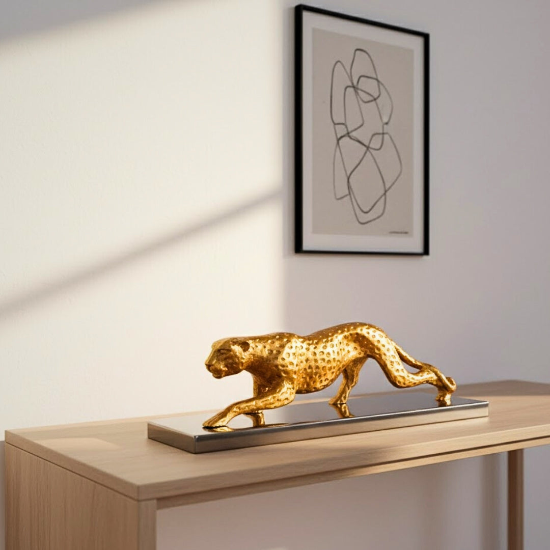Elegantná dekoratívna figúrka zlatého leoparda 42cm s personalizovaným gravírovaním