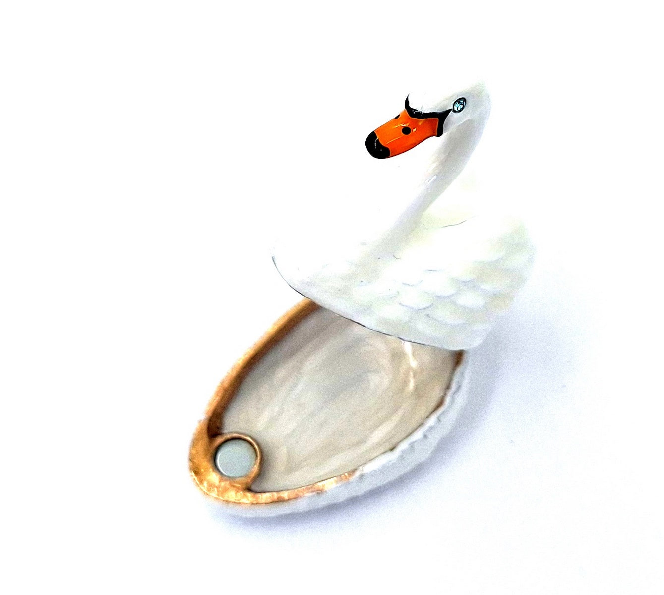 Elegantná kovová darčeková krabička v tvare labute s možnosťou personalizácie gravírovaním, bielo-zlatá, ideálna na uchovávanie šperkov - Rozmery 5x3.7x2.7 cm
