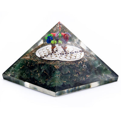Orgonitová pyramída so zeleným akvamarínom a symbolikou Kvetu života