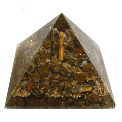 Magická orgonitová pyramída 70 mm - anjel s ezoterickými predmetmi, zelenkastým vnútrom a ručnou úpravou