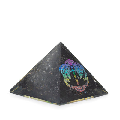 Mała Piramida Organitowa z Czarnego Turmalinu 5.5x4.5cm z Motywem Buddy Czakr