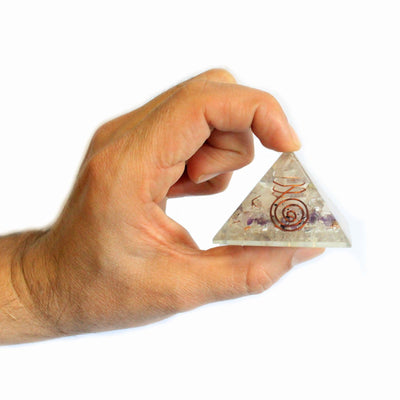 Magická orgonitová pyramída 55mm s drahými kameňmi a meďou