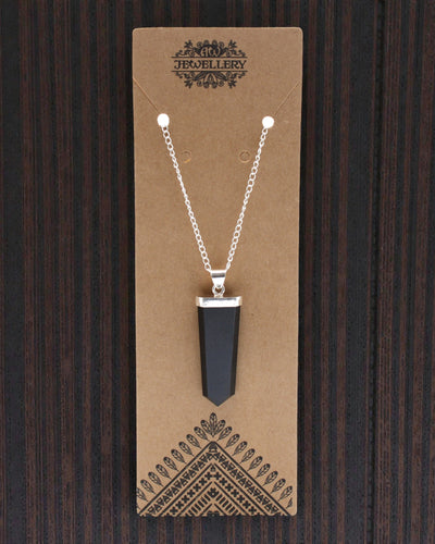 Obsidian Ray – Płaski Wisior z Czarnego Agatu w Szlifie Kryształu