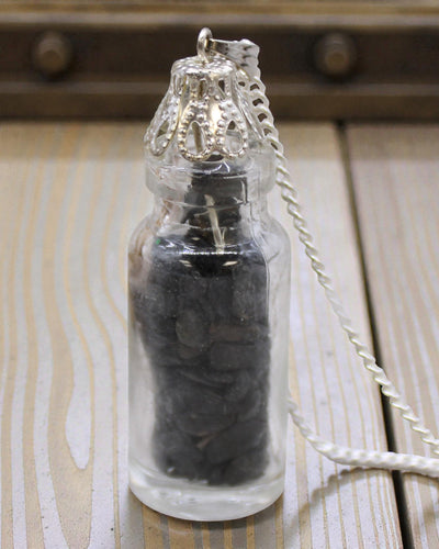 Fľaškový talizman sily – náhrdelník s čiernym ónyxom