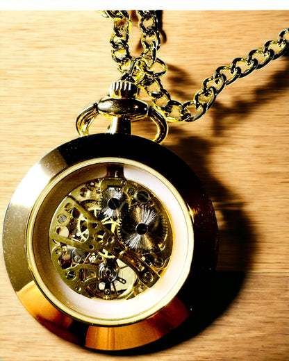 Retro Vreckové Hodinky – Mechanický Luxus v Štýle Vintage, zlatá farba, personalizácia gravírovaním