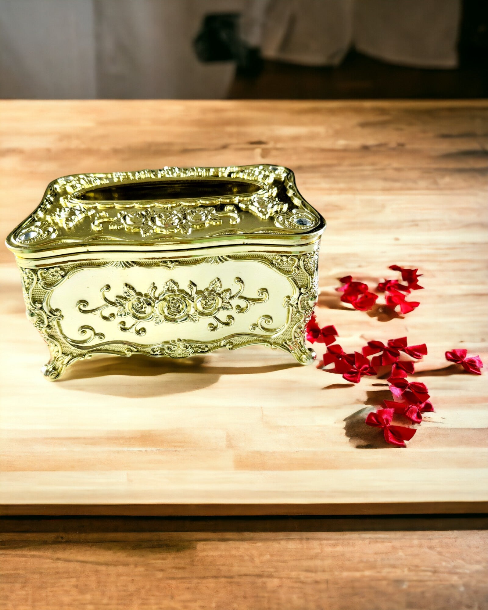 Elegantná krabička na vreckovky s reliéfnymi kvetmi - Kontajner na servítky