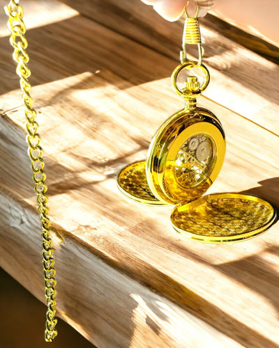 Klasické vreckové mechanické hodinky s dvojitým krytom, manuálne, zlatá farba, s gravírovaním