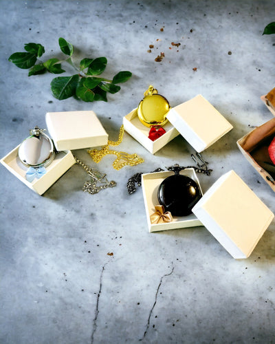 Klasické vreckové mechanické hodinky s dvojitým krytom, manuálne, zlatá farba, s gravírovaním