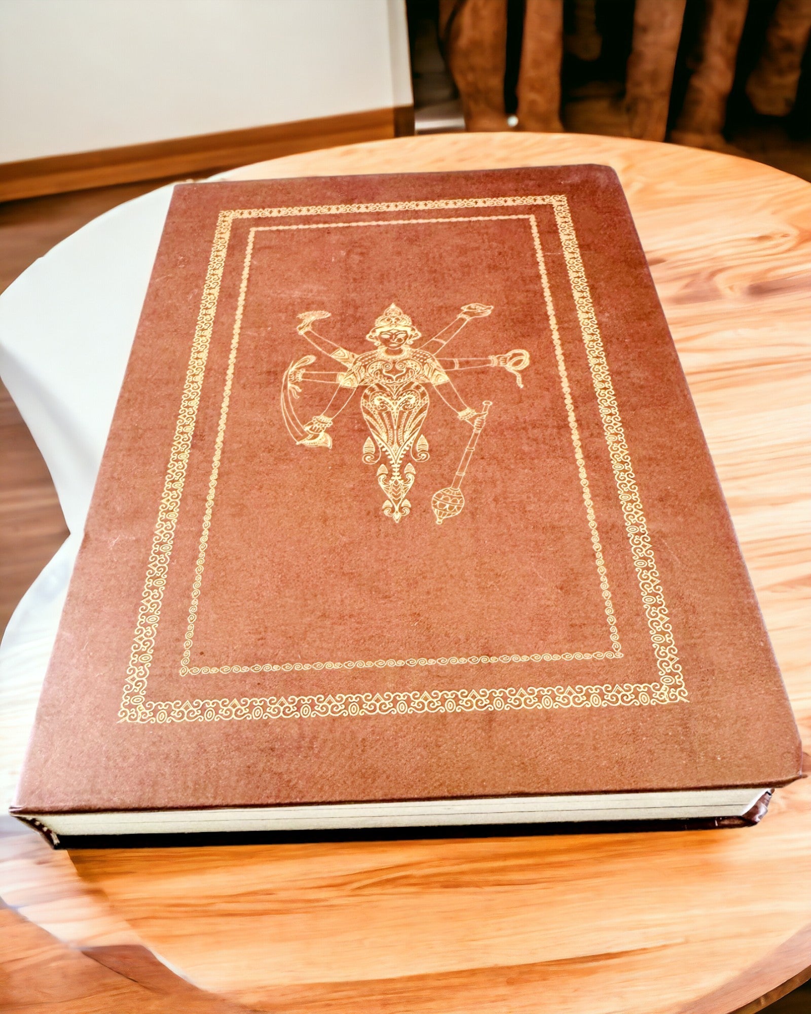 Vintage hnedý zápisník s ozdobným obalom v retro štýle – Zápisník prieskumníka – Hnedý, Vintage