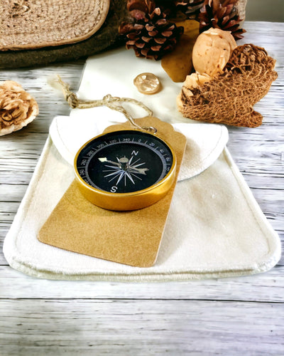 Kompaktný navigačný kompas s kovovým povrchom – Nevyhnutnosť každého cestovateľa, s gravírovaním