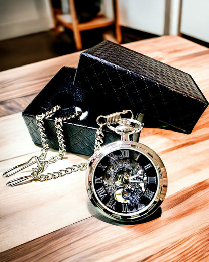 Strieborné exkluzívne mechanické vreckové hodinky v retro štýle, vodotesné - elegancia na každú príležitosť, s gravírovaním