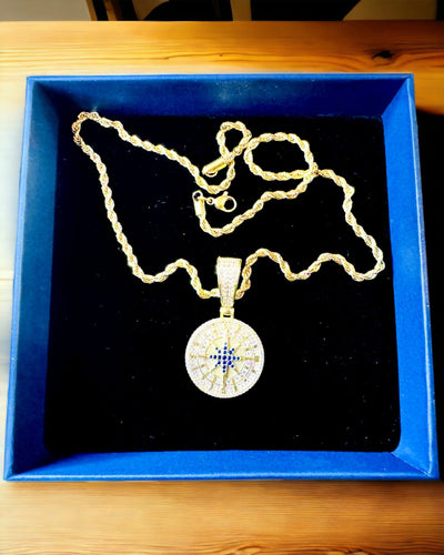 Náhrdelník s príveskom kompasu v štýle glamour s kryštálmi pre ženy a mužov - 2 varianty na výber, personalizácia gravírovaním ako darček