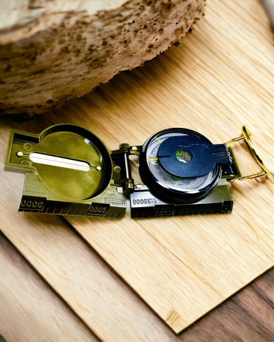 Vodotesný kompas navigačný s vysokou presnosťou v armádnej zelenej farbe – Spoľahlivý pri orientácii, možnosť gravírovania