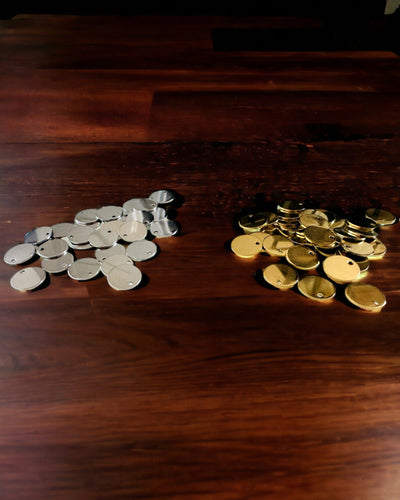 Okrúhly prívesok z nehrdzavejúcej ocele na darček s možnosťou personalizácie, gravírovania