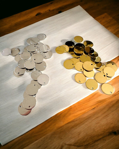 Okrúhly prívesok z nehrdzavejúcej ocele na darček s možnosťou personalizácie, gravírovania