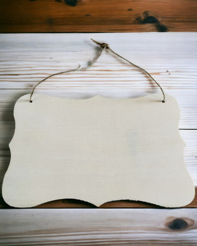 Drevený dekoratívny prívesok s možnosťou personalizácie – rôzne tvary