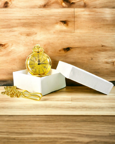 Vreckové hodinky zlatej farby v retro štýle s možnosťou gravírovania