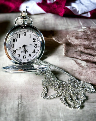 Klasické strieborné vreckové hodinky s možnosťou gravírovania
