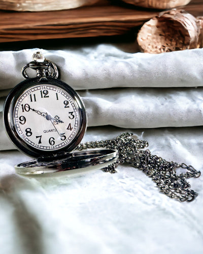 Čierne vreckové hodinky "Klasická elegancia" s možnosťou gravírovania