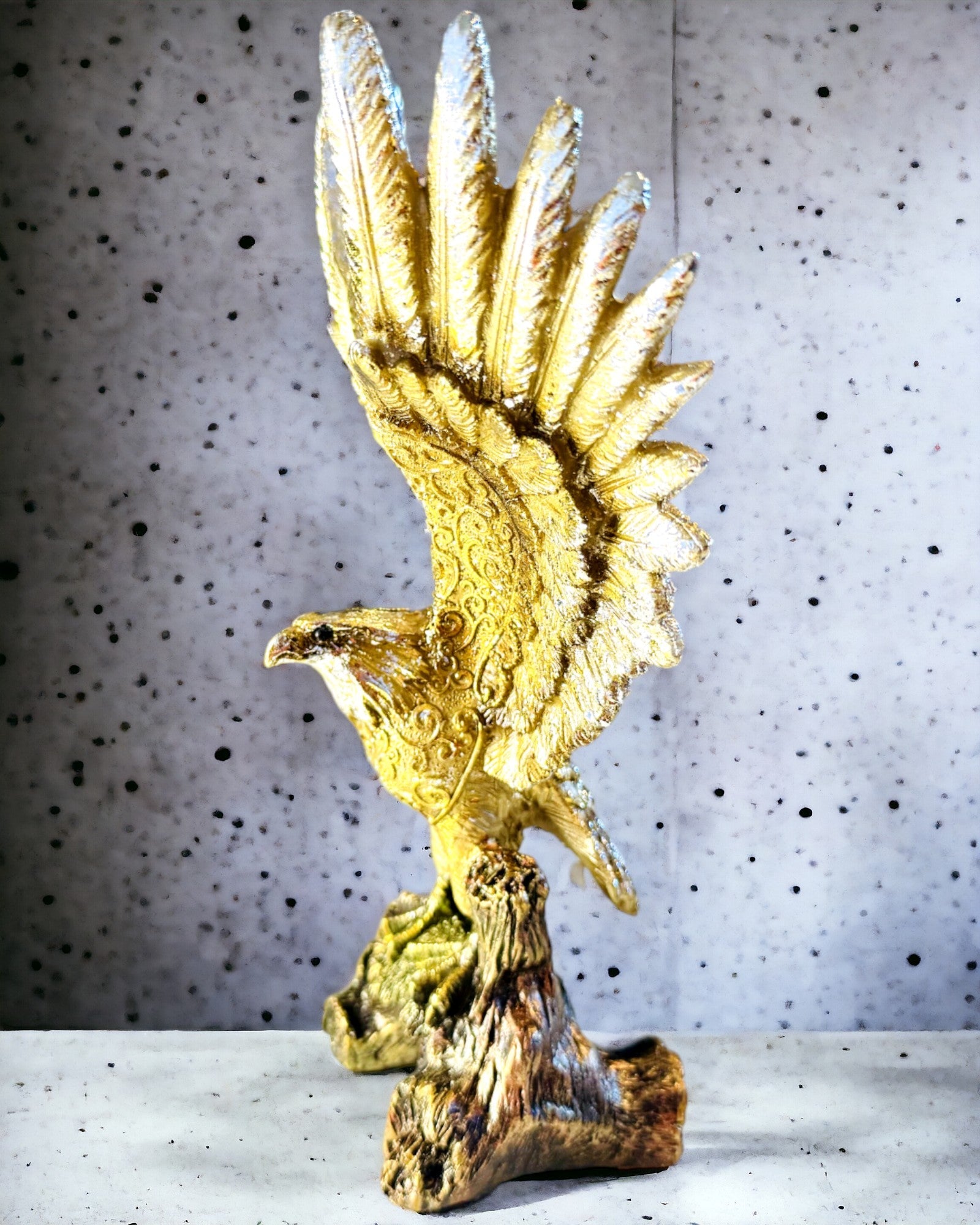 Statuetka "Zlatý orol" s možnosťou personalizácie - Dekorácia zo živice